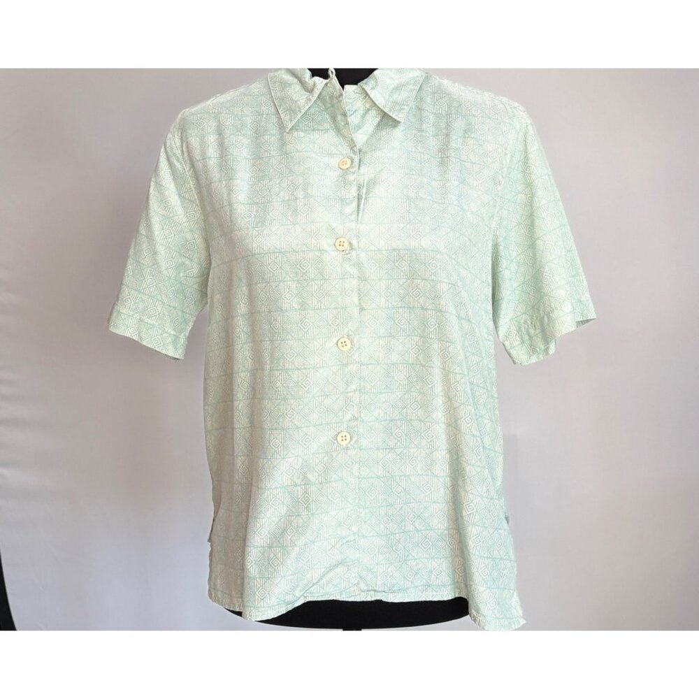 Petite S Light Green Geometric Print Short-Sleeve Button-Up Blouse